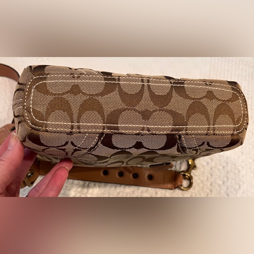 Vintage Coach Signature Jacquard Canvas Crossbody Brown Leather Trim and Hangtag - Picture 5 of 12